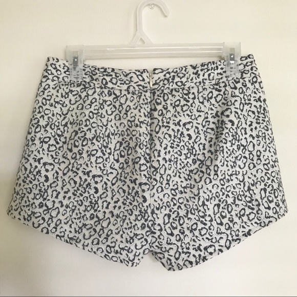Express Leopard Print Skort {2} - Picture 4 of 5